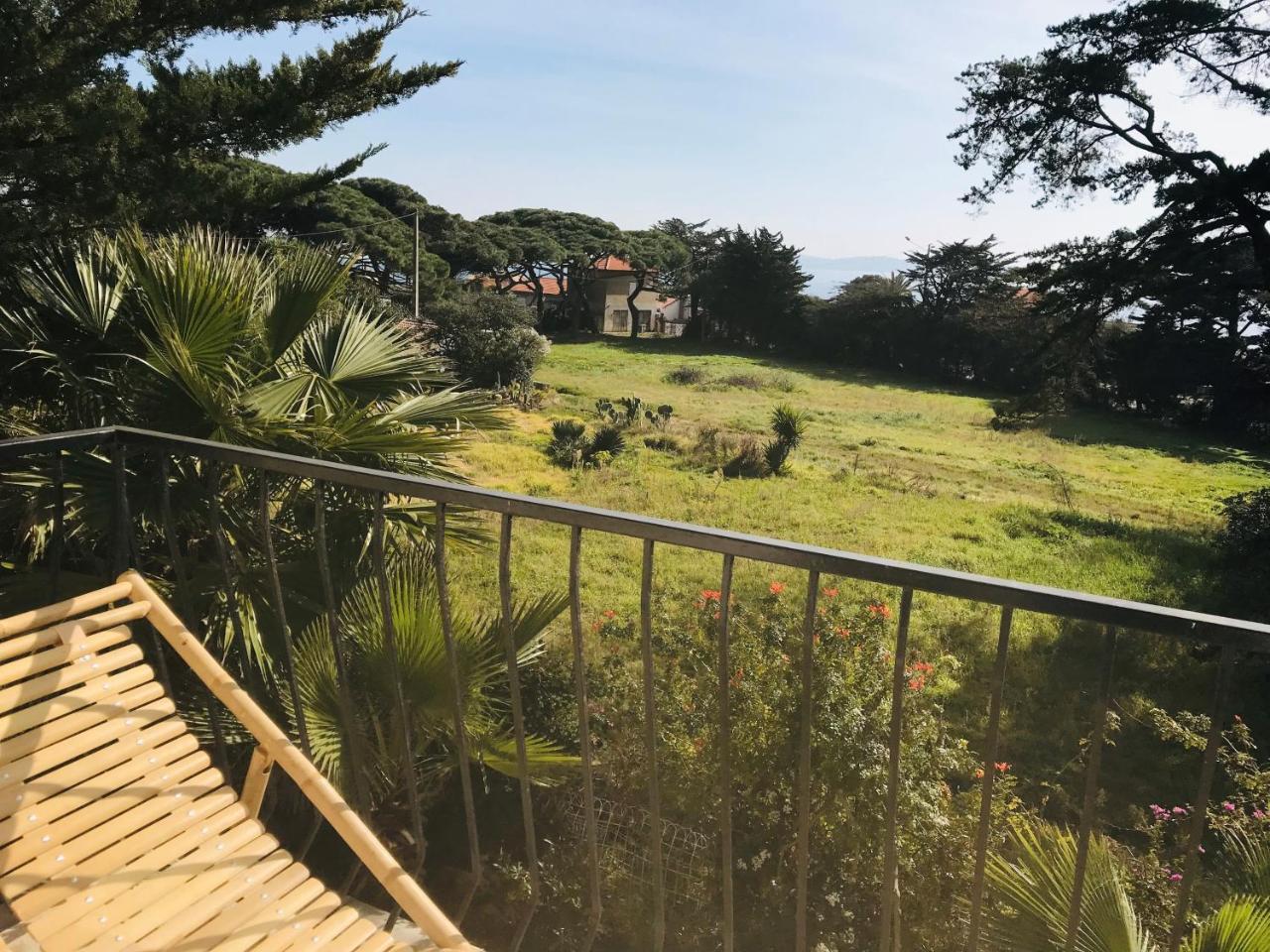 Hotel Almanarre Plage - Hotel Eco-Responsable Face A La Mer イエール エクステリア 写真